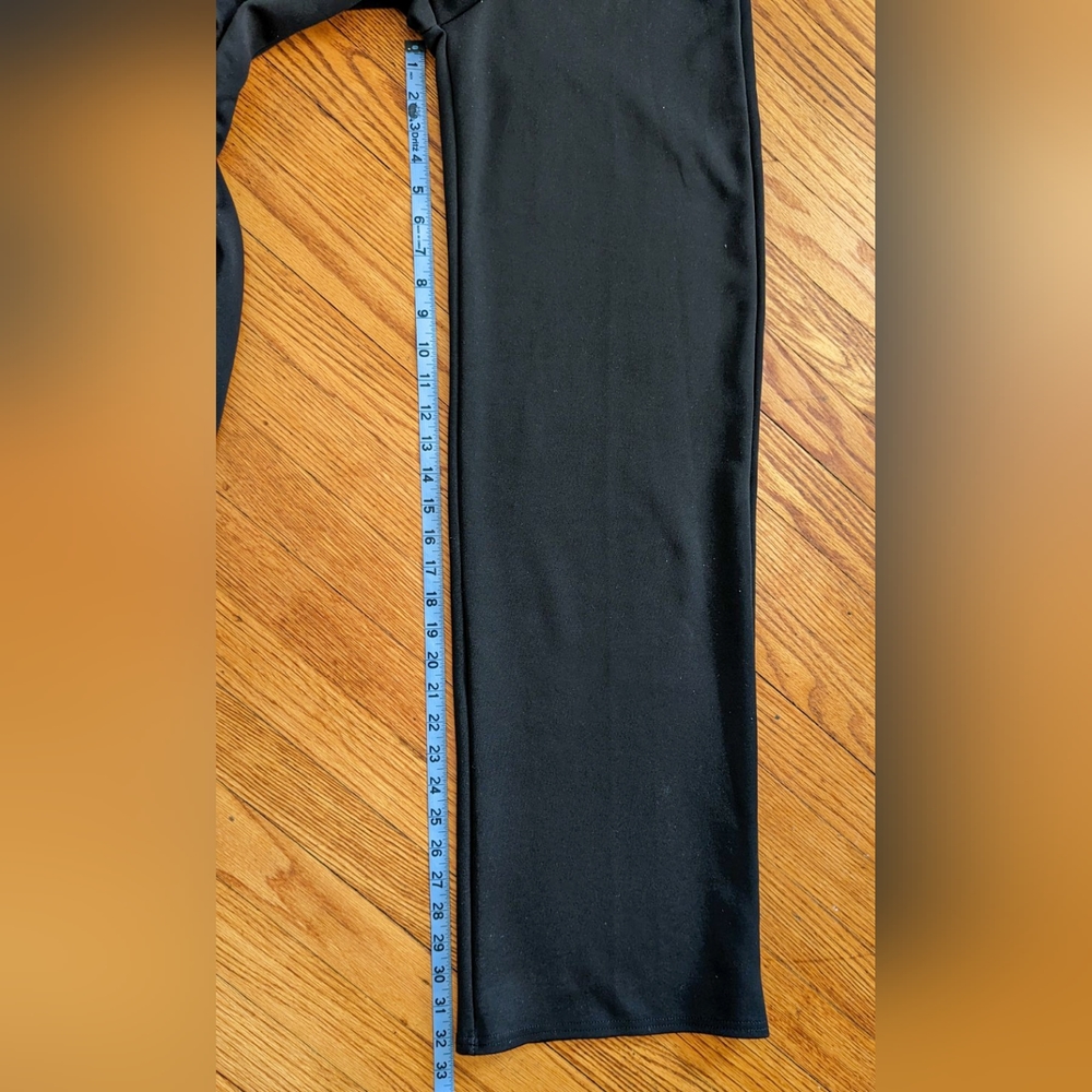 SOLD 🚫 Chic Petite Black & White Color Block Cross Front Neck Jumpsuit - Picture 11 of 16